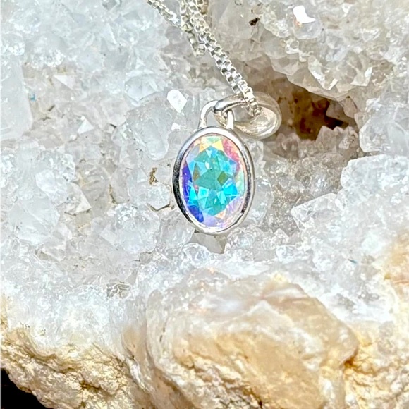 Mercury Topaz Necklace - Picture 2 of 14